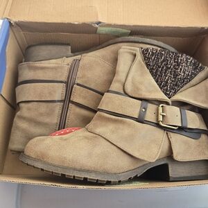 Women's Tan Ankle Boots